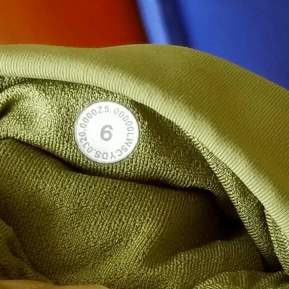 Lululemon Fine Force High-Rise Tight 28" in Bronze Green size 6 - Picture 6 of 11